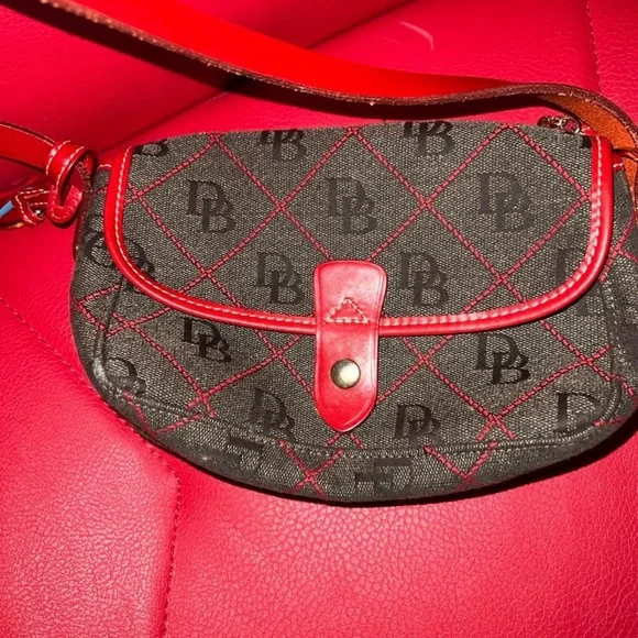 Dooney and Bourke vintage crossbody bag - Picture 1 of 8